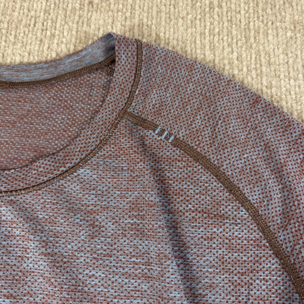 Lululemon Red Blue Metal Vent Tech Short Sleeve Shirt Men's Size Large EUC - Picture 2 of 6